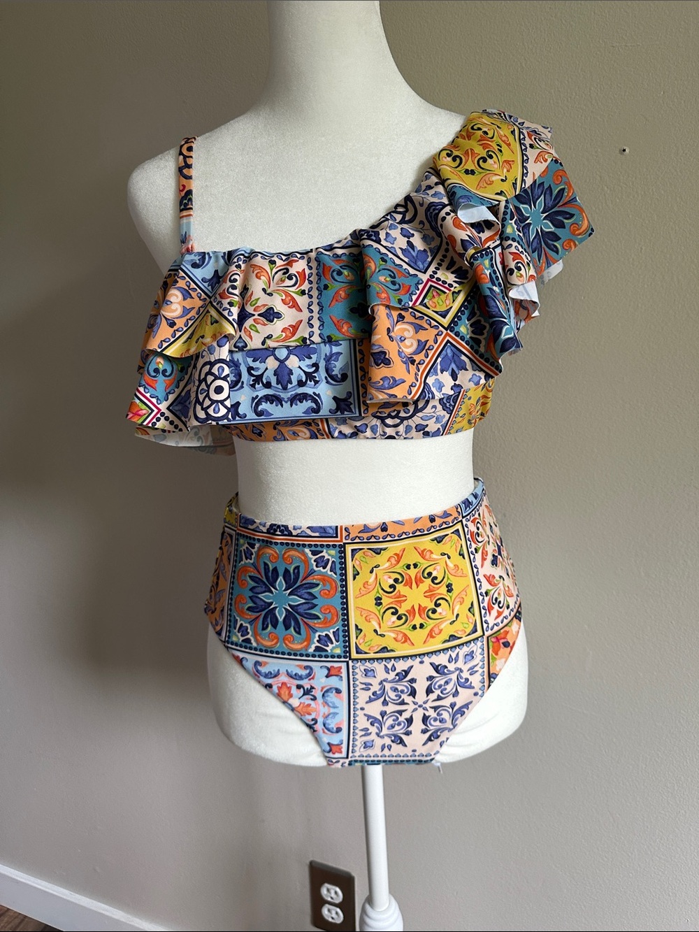 Anthropologie Women's One-Shoulder Ruffle Tile-Print Bikini Set